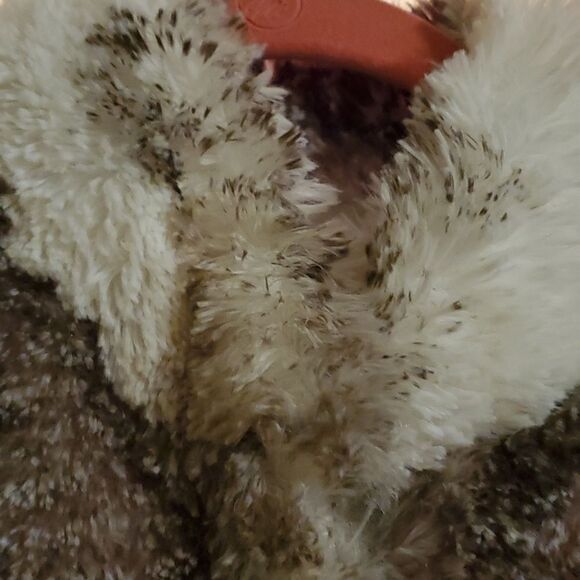 CABI Aspen Faux Fur Vest #3179 - Picture 3 of 7